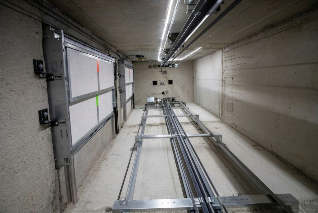 Aufzugsschacht im Hochbau